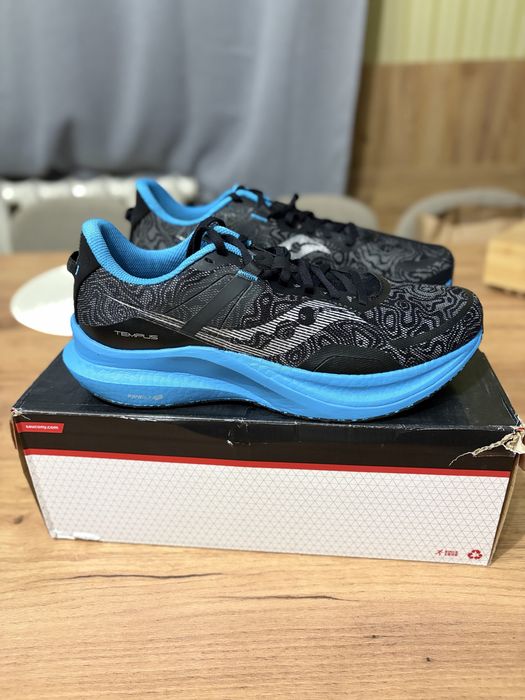 Новые ОРИГИНАЛ оригінал беговые кроссовки кросівки Saucony Tempus
