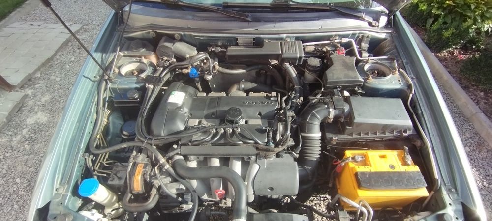 Продам Volvo v40 2002