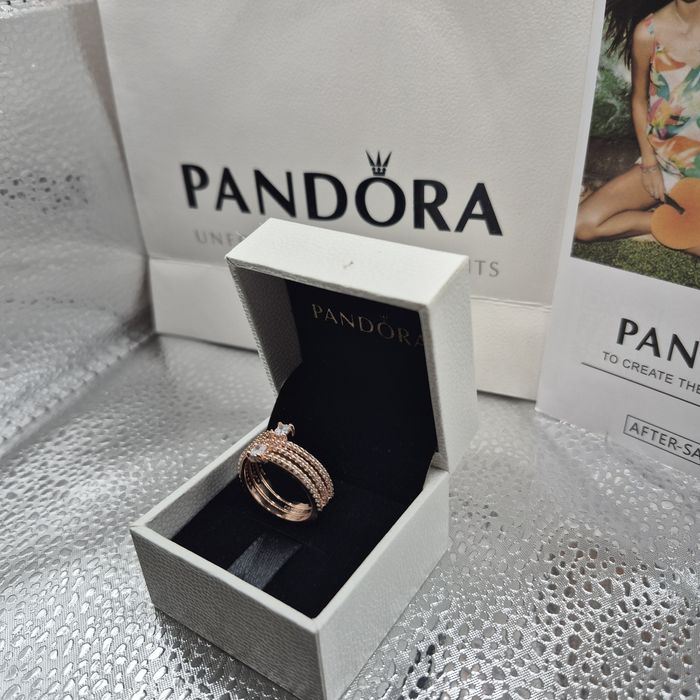 Anel Pandora Rose Sparkling Triple Spiral