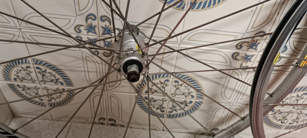 Rodas 700 (28) mavic