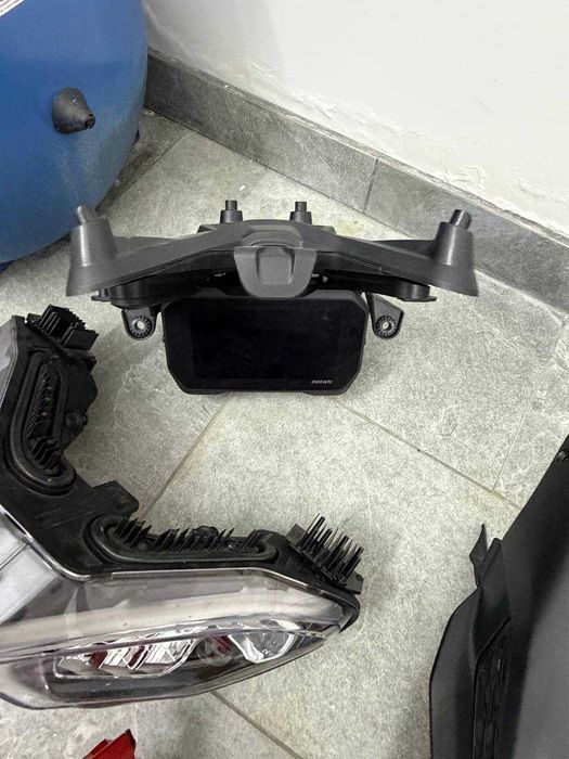 Ducati Multistrada V4 пластик