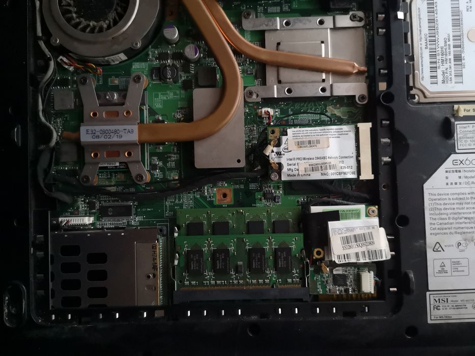 Продам ноутбук на запчасти или восстановление.