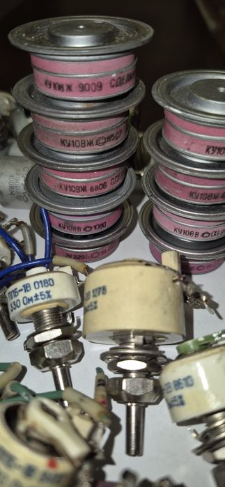 Разные радиодетали для радиолюбителей.