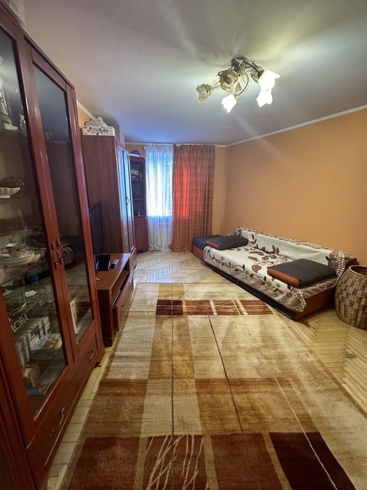 Продається 4 кімнатна квартира