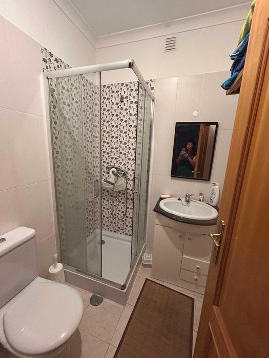 Arrenda-se: Apartamento T4+1 Duplex (Parcialmente Mobilado e Equipado) Excelente Exposição Solar | Portais da Arrábida – Quinta do Anjo – Palmela
