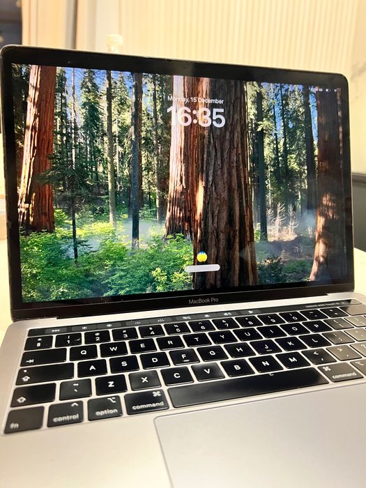 MacBook Pro 13” (2018) – i7 / 16 GB RAM – sprawny Poznań Grunwald