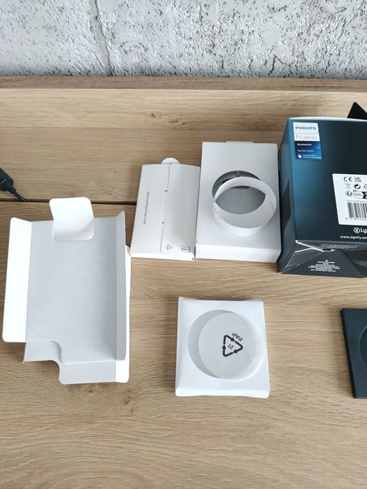 Sprzedam Nowy zestaw żarówek Hue white ambiance 5W GU10