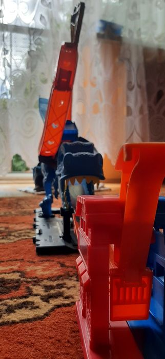 Hot wheels tor Pętla T-Rex'a Mattel