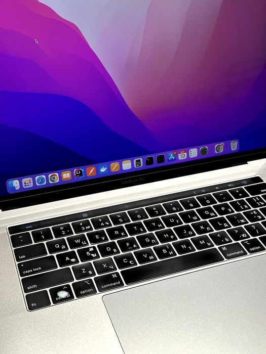 MacBook Pro 15 2018 Core i7, 16 GB RAM, 512 GB SSD