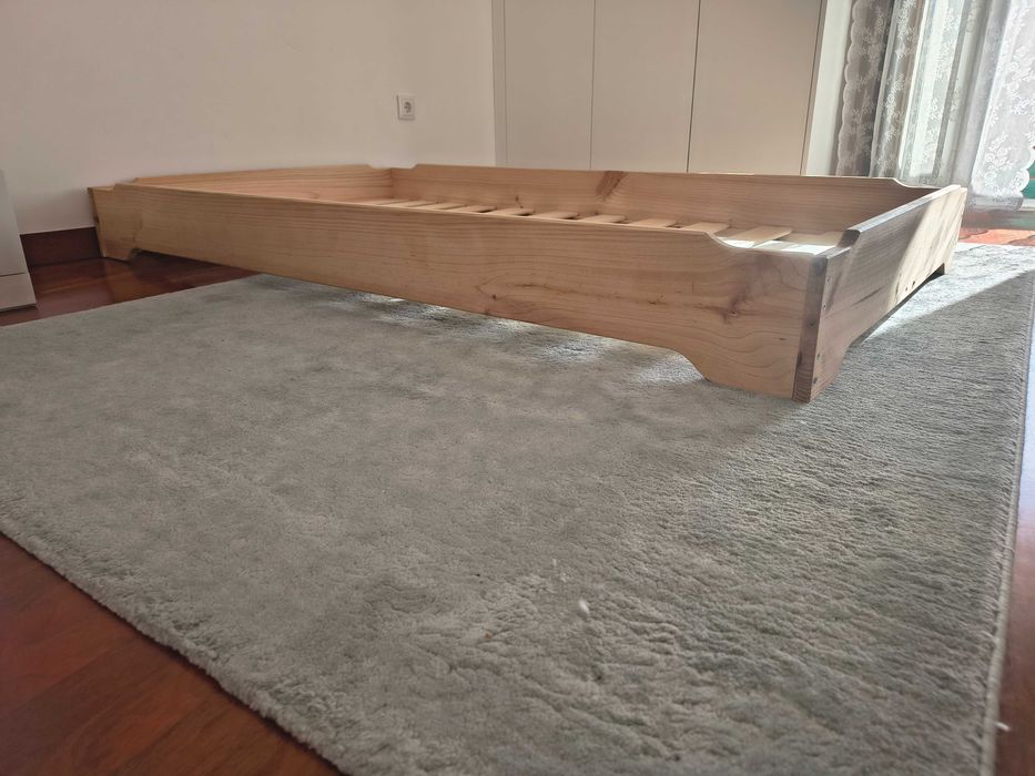Cama Montessori de madeira