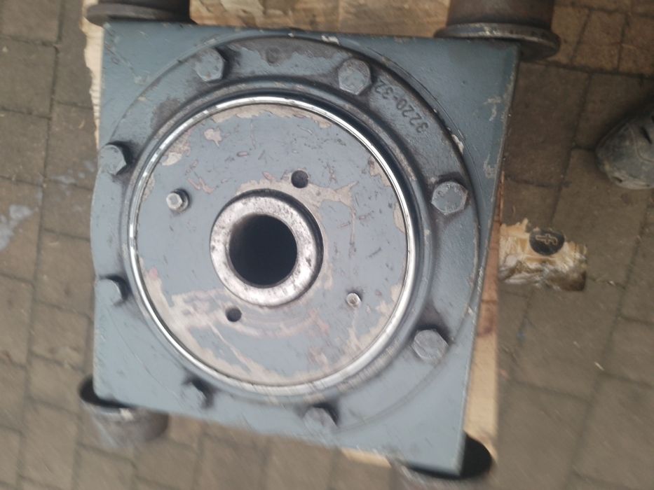 Podnośnik kanałowy Britz