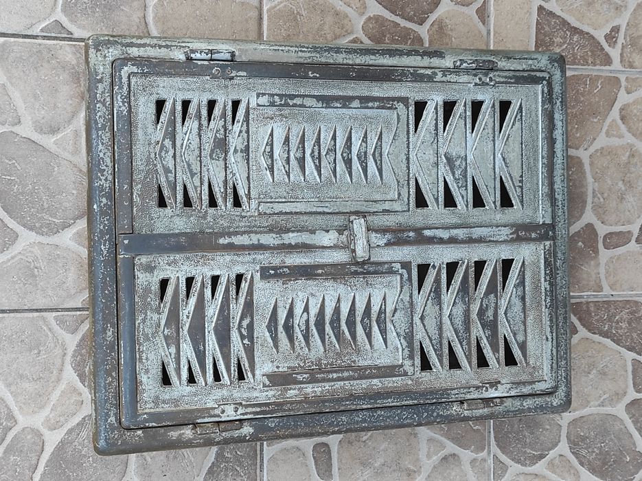 Antyk zabytek ażurowe drzwiczki do pieca kominka  PRL