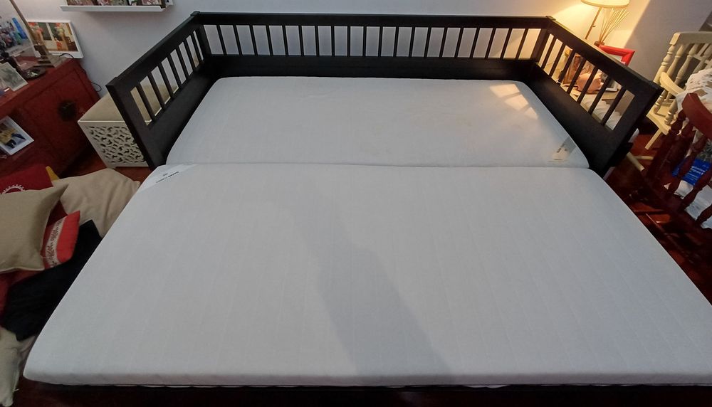 Sofá Cama Ikea com 2 gavetões