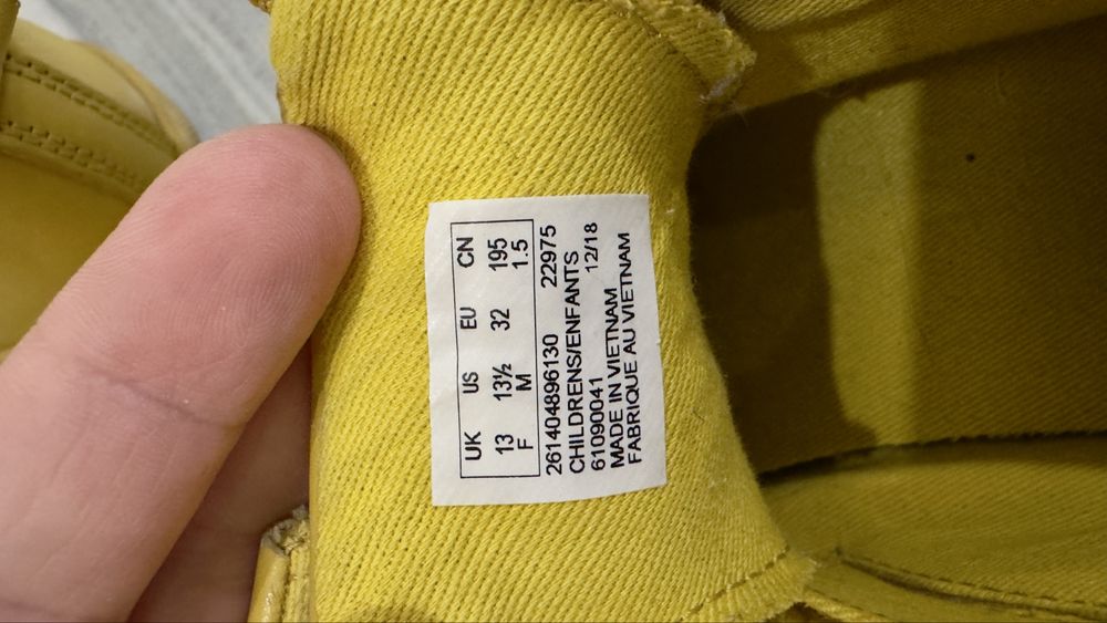 Продам чобітки Clarks