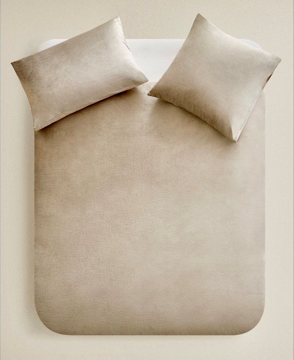 Capa de Edredão e Fronhas de Almofadas em Veludo Zara Home