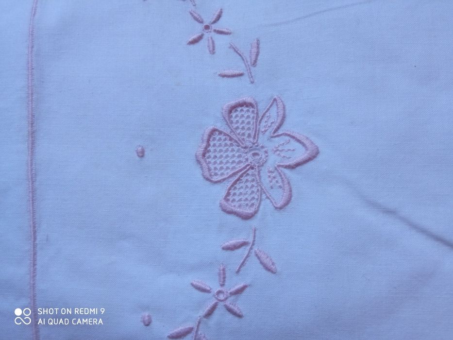 Lencois bordados a máquina pedal
