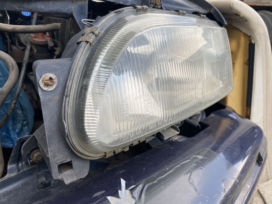 Фара Ford Scorpio