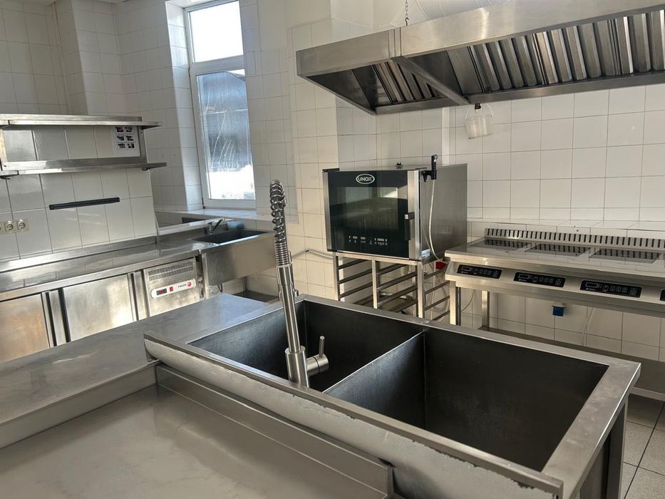 Кухонний цех. Метро Харківська