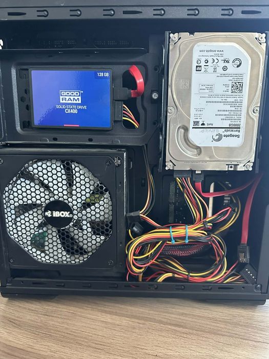 Komputer Stacjonarny. AMD/Radeon R7/16GB DDR3/128GB HDD+2TB SSD/WIN10.