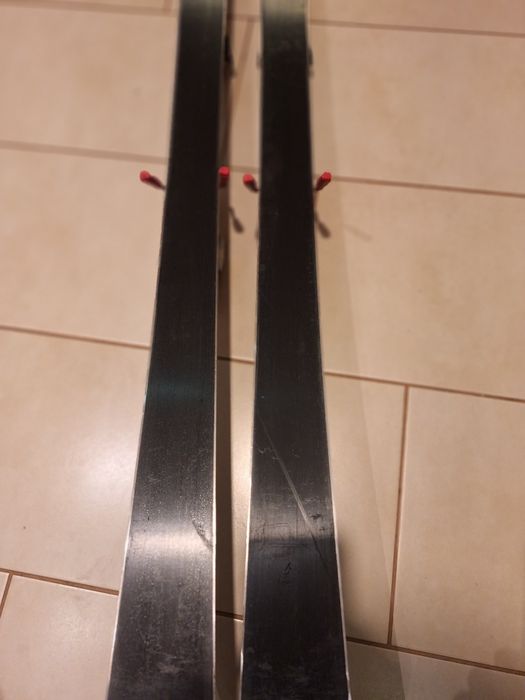 Narty prawie nowe Elan 168