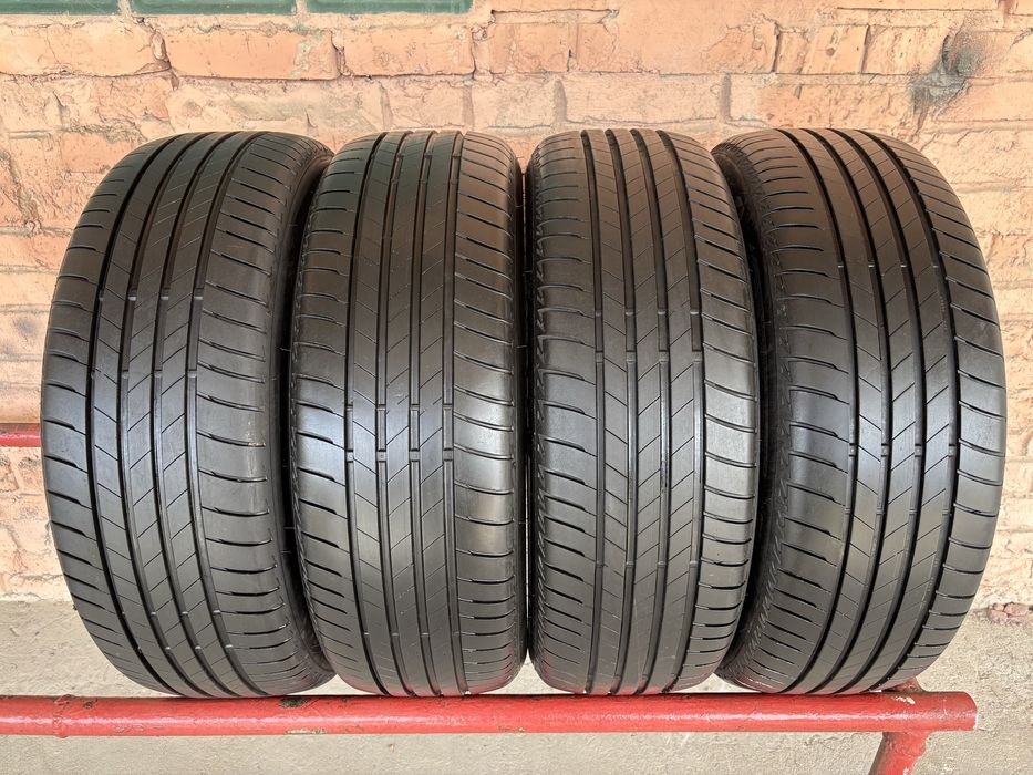 Комплект літніх шин 215/60R17 Bridgestone