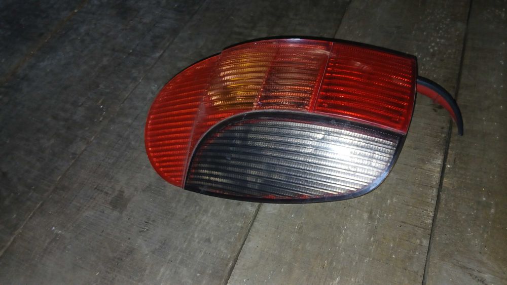 Farolim Peugeot 306 SW