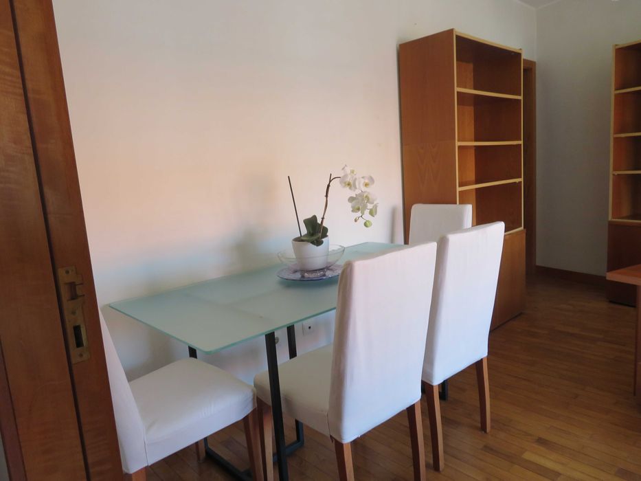 T1 frente Hospital S. João