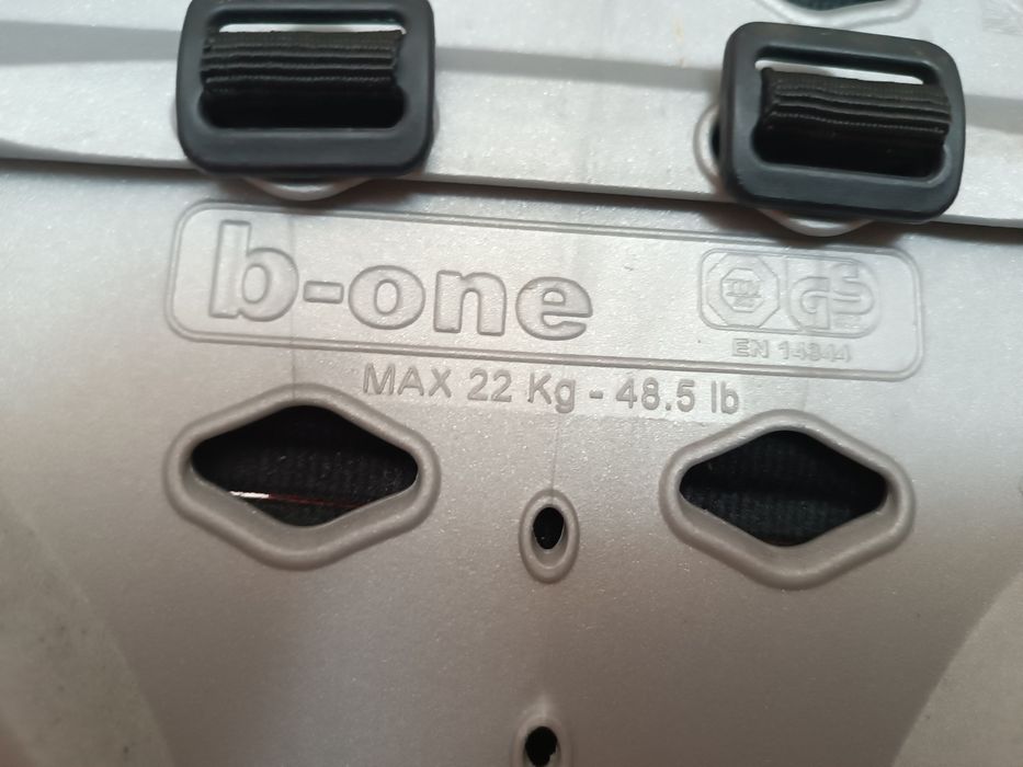 Fotelik firmy b-one