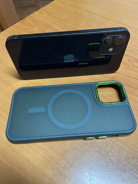 Iphone 12, 64 GB, impecavel , bateria 100% , sem riscos sempre com capausado sempre com capa e pelicula