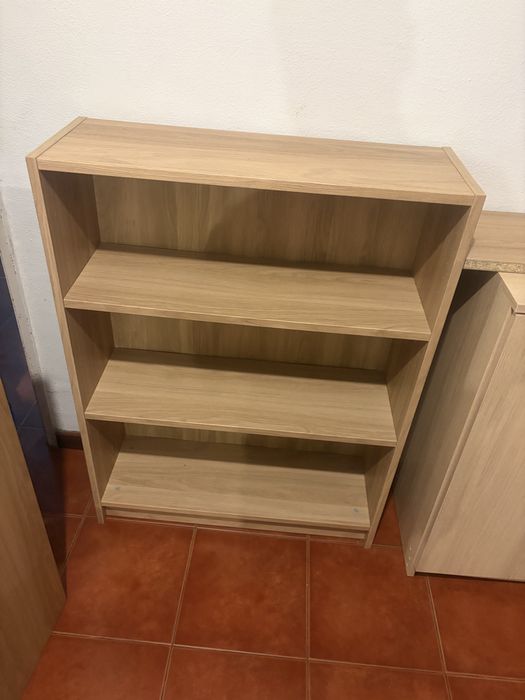 Estantes IKEA como novas