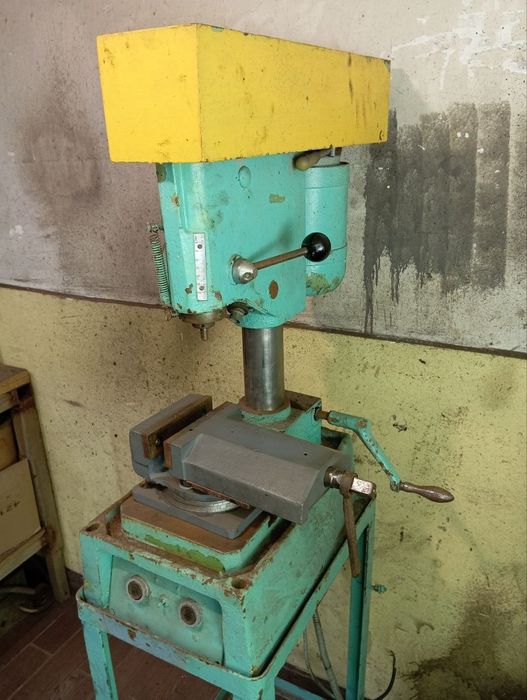 Антиквариат времен СССР сверлильный станок в коллекцию или для хобби