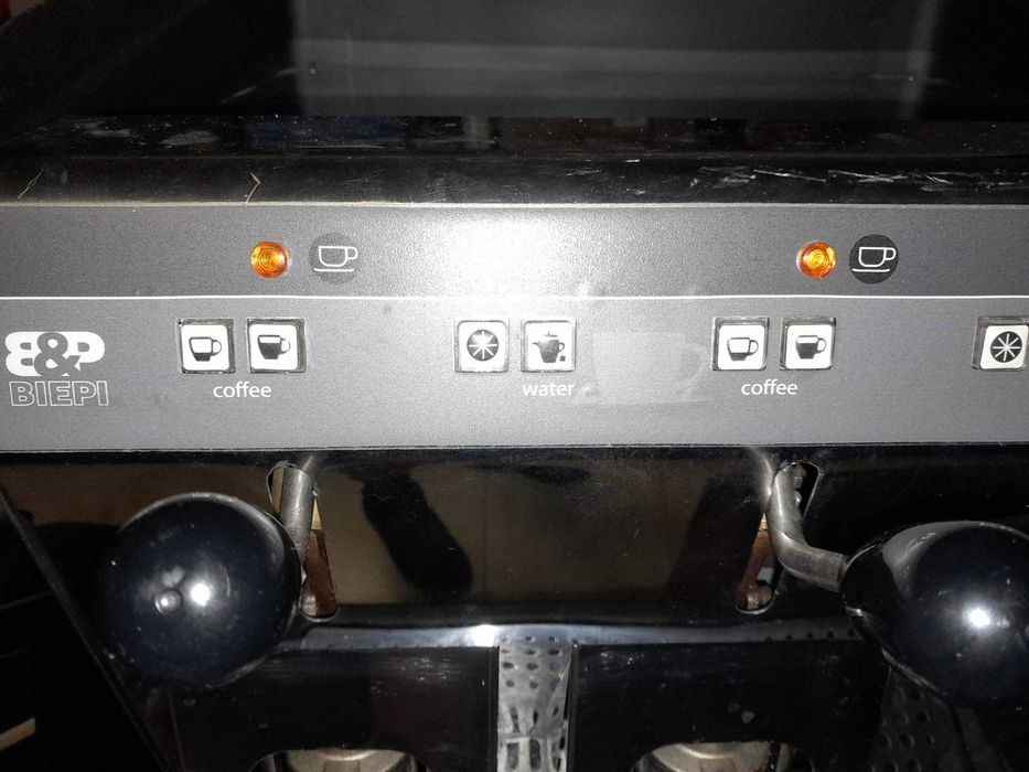 Maquinas de pastilha de café industrias com caldeira de vapor e água.