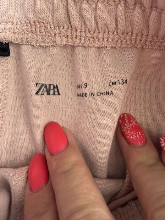 Костюм на дівчинку фірми. Zara