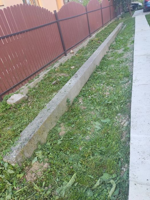 2 залізо-бетонні слупи. Актуально.