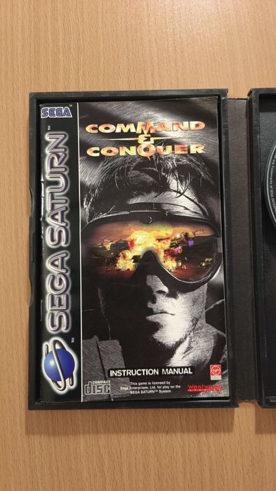 Caixa e manual Command & Conquer (Sega Saturn)