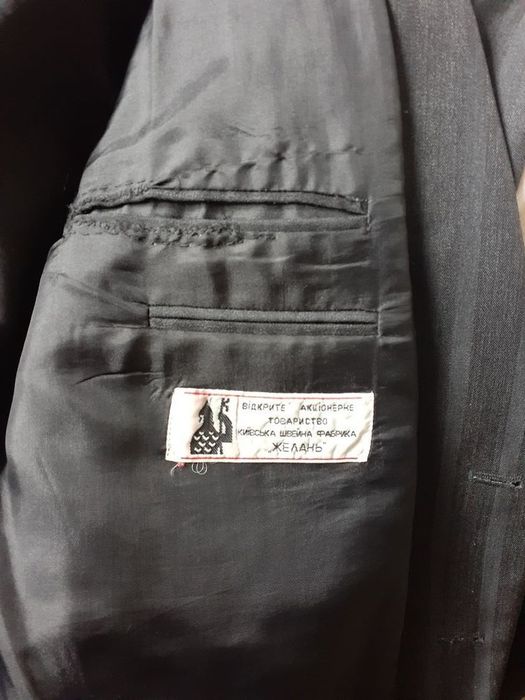 Костюми класичні, піджак шкіряний