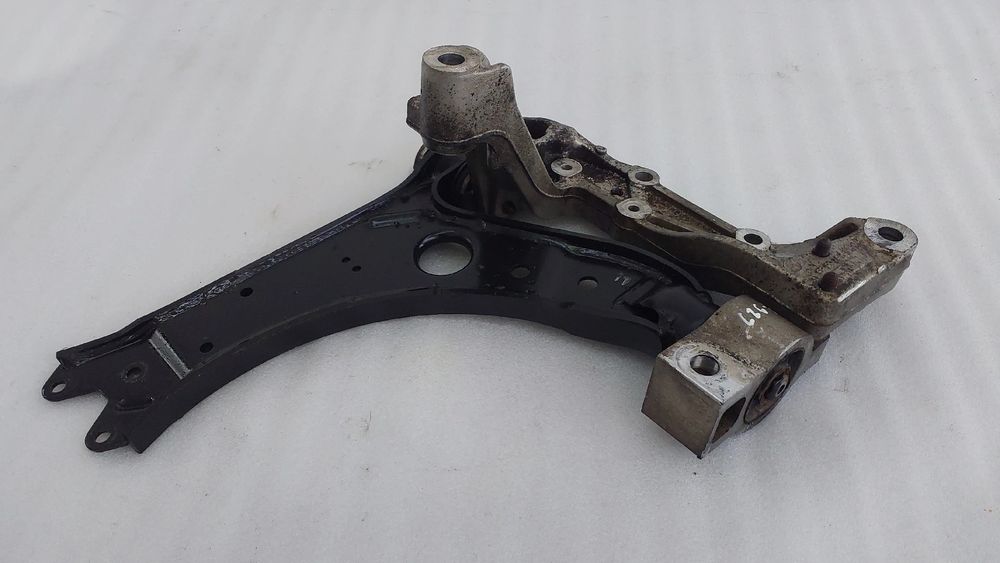Braço de suspensão frente esquerdo VOLKSWAGEN Golf V (1K1)