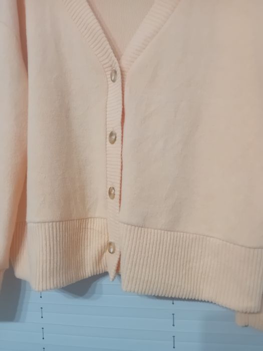 Sweterek rozpinany 46