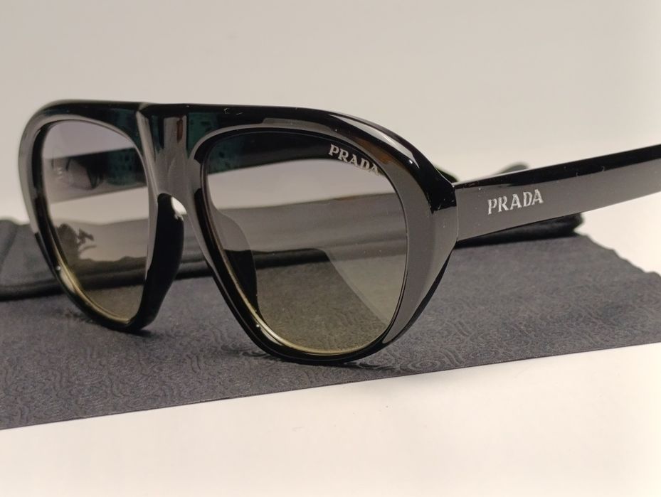 Prada Runaway Statement