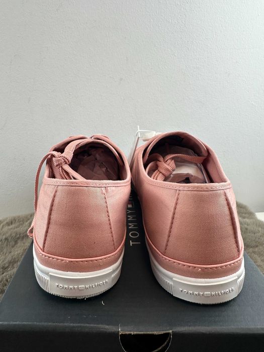 Buty damskie trampki tommy hilfiger essential kesha 40