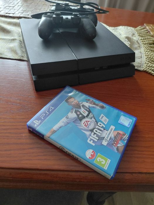 Konsola PS 4 FAT