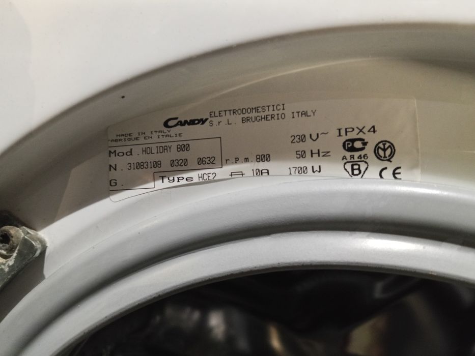 Pralka Candy Holidays 800  działająca z usterką  ma części