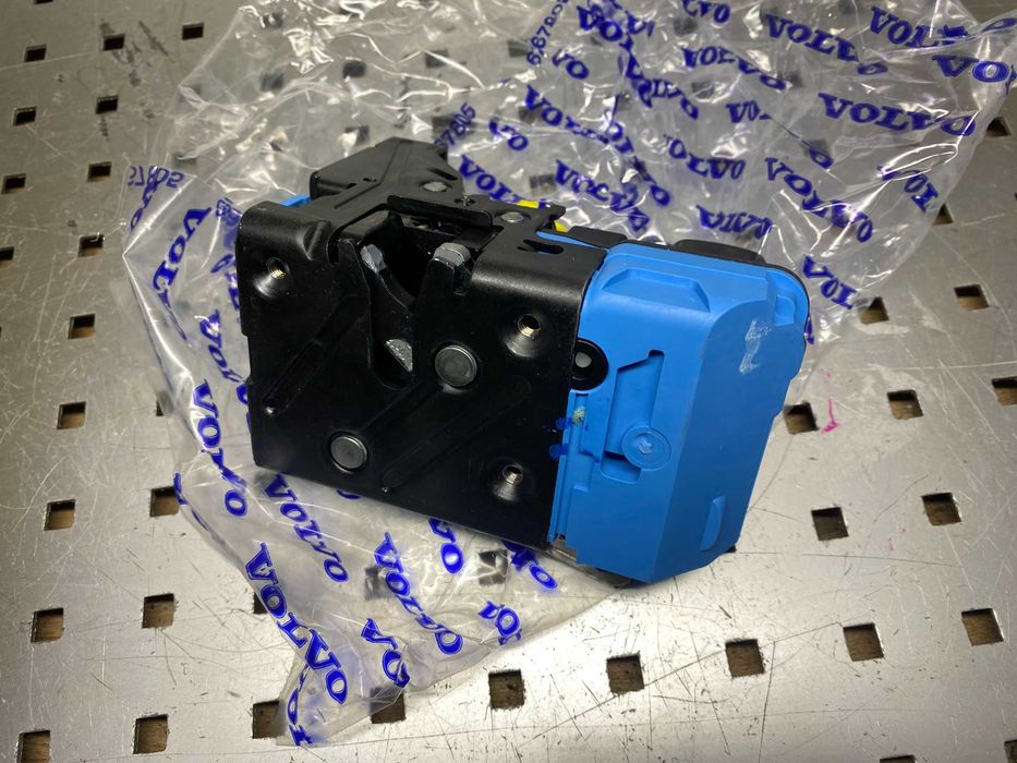 Замок двері передній лівий правий  v70 ii xc70 ii s60 i s80 i xc90 i