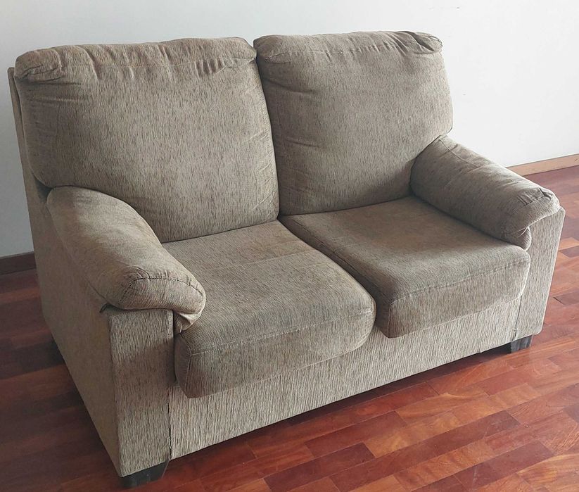 Sofá de dois lugares - Barato