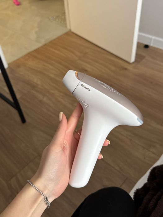 Фотоепілятор Philips Lumea
