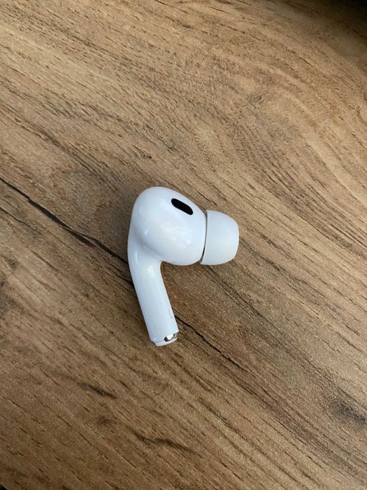 Продаю ЛІВИЙ навушник Apple AirPods (2-го покоління)