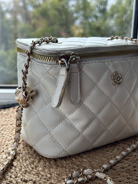Сумка клатч в стилі Chanel біла