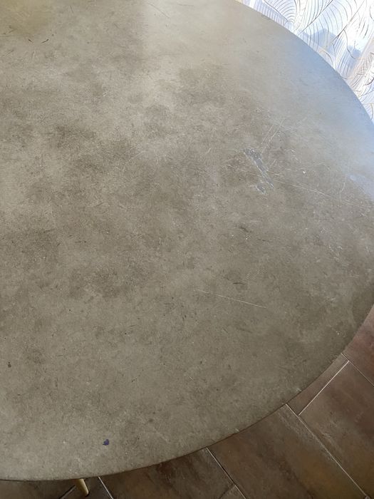 Conjunto mesa redonda e 4 cadeiras**urgente**