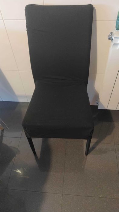 mesa vidro preto e cadeiras / moveis de sala