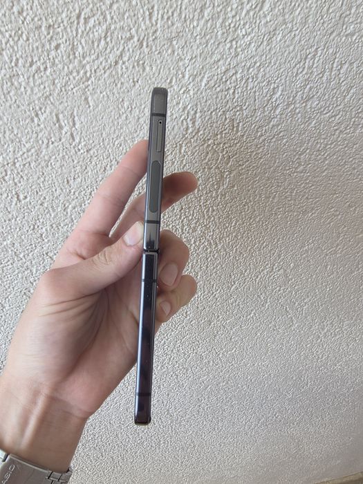 Samsung Galaxy flip 4 8/128